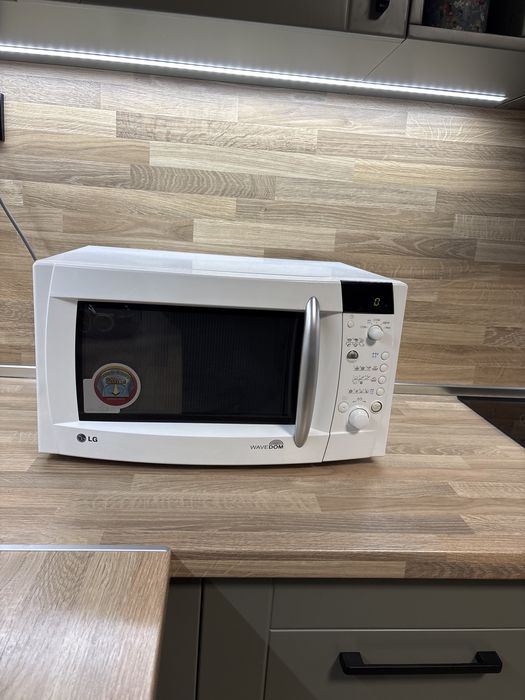 Микровълнова печка  LG WAFE Dom