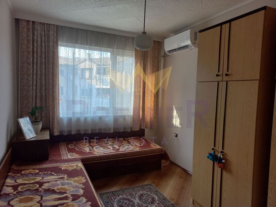 Продава се Тристаен апартамент в Пловдив, Център - 76 кв.м за 2441 €/кв.м - Снимка #2