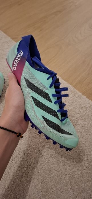 Vând cuie adidas adizero finess model 2023