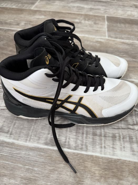 Кроссовки  Asics  р 40