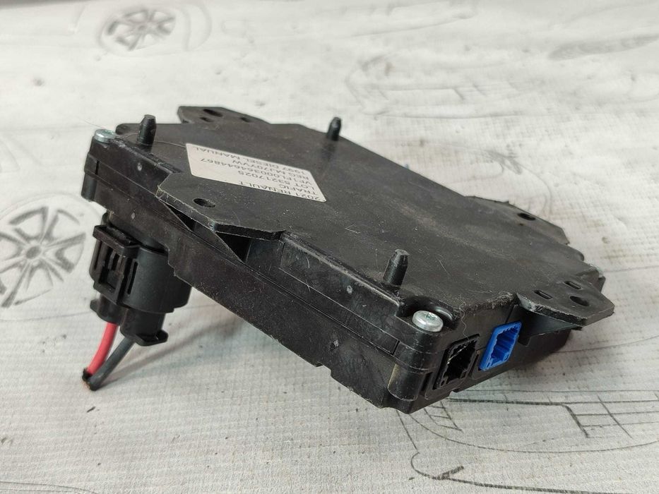 Modul control acces Keyless Go Renault Trafic III COD: 243751642R 2021 / [2014-] / (5G3)
