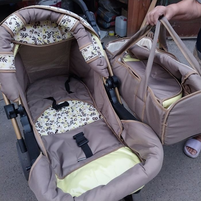 Продаётся детская коляска б/у