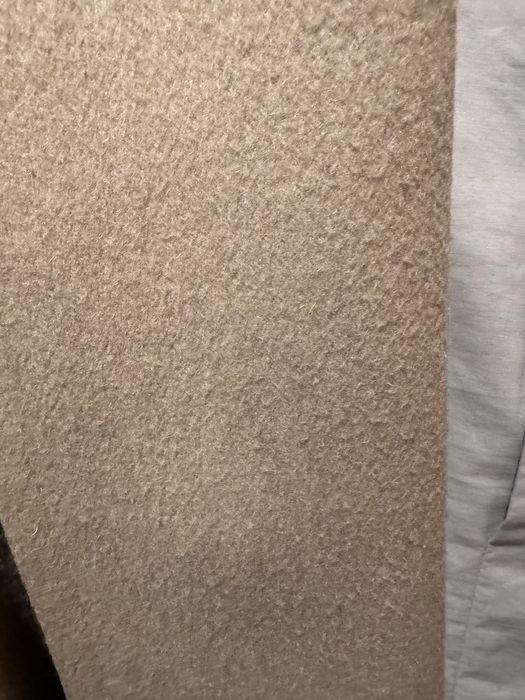 Пальто цвета кэмел