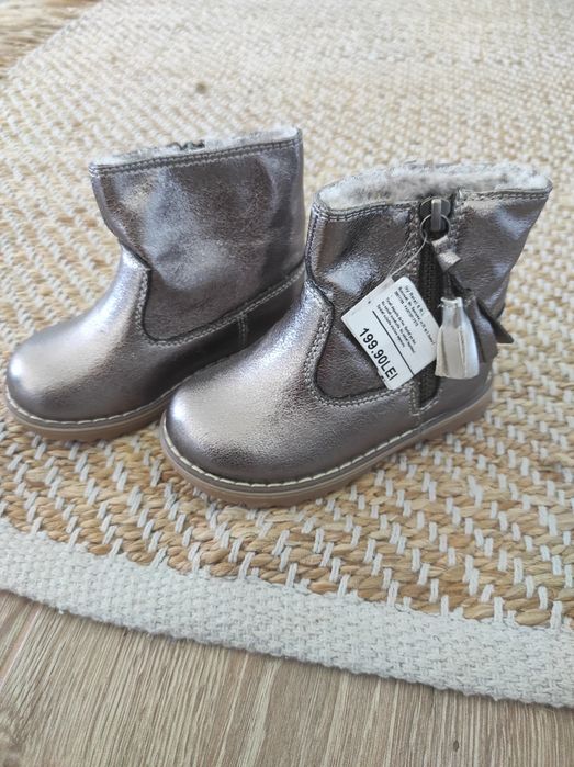 Papucei  din piele pt copii