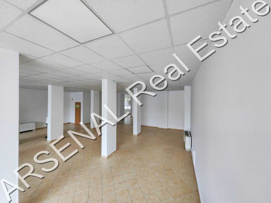 Дава се под наем Магазин в София, Младост 1 - 550 кв.м за 5000 € - Снимка #1