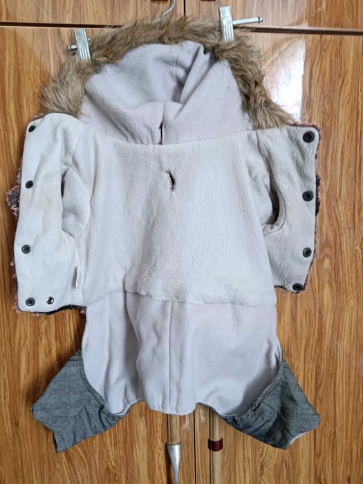 Продам  недорого одежду  для собаки