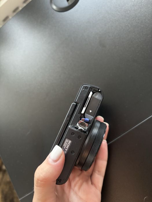 Sony RX100 IV în stare impecabilă, ca nouă