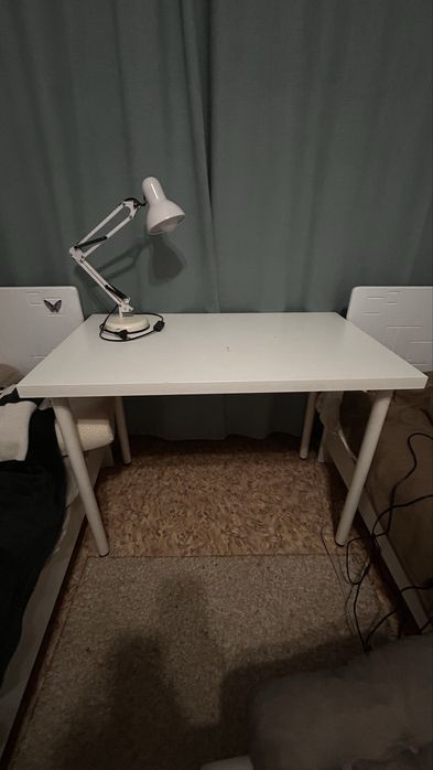 Продам два одинаковых стола Ikea