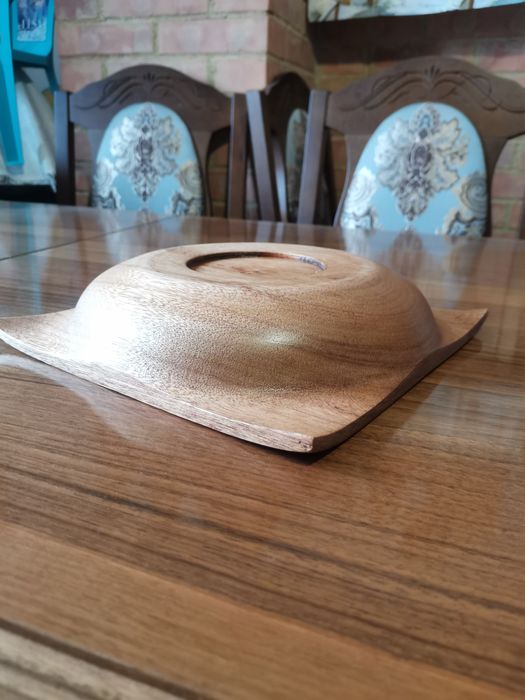 Farfurie din lemn, alte modele in celelalte anunturi ale mele.