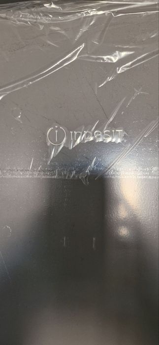 Продается холодильник INDESIT новый