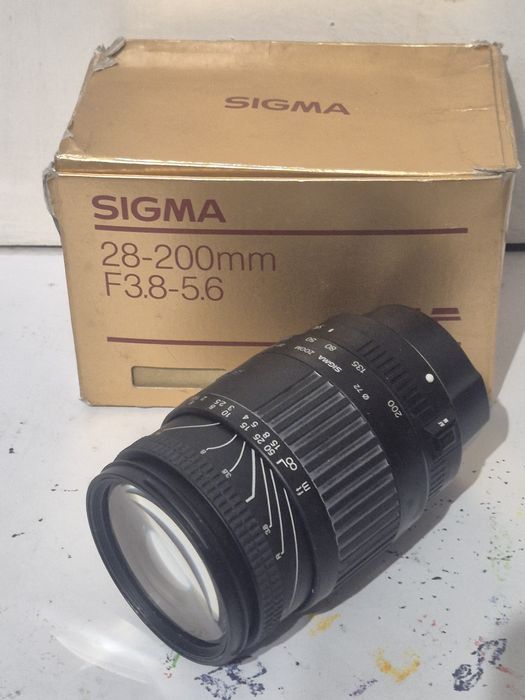 Obiectiv foto Sigma 28-200 EOS cu defect