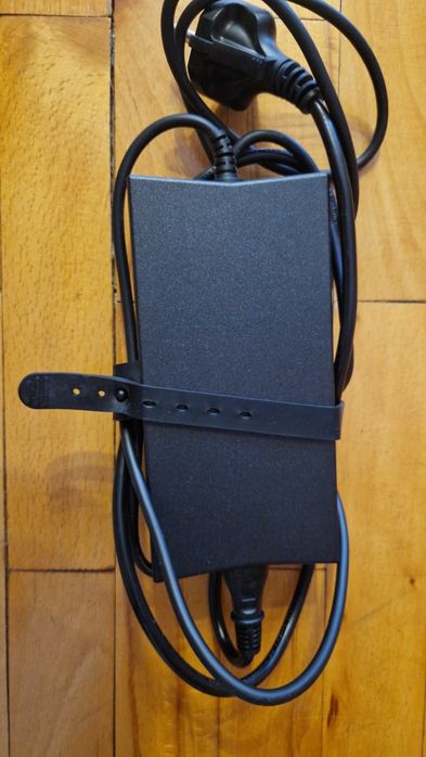 Продавам докинг станция Dell Universal Dock UD22