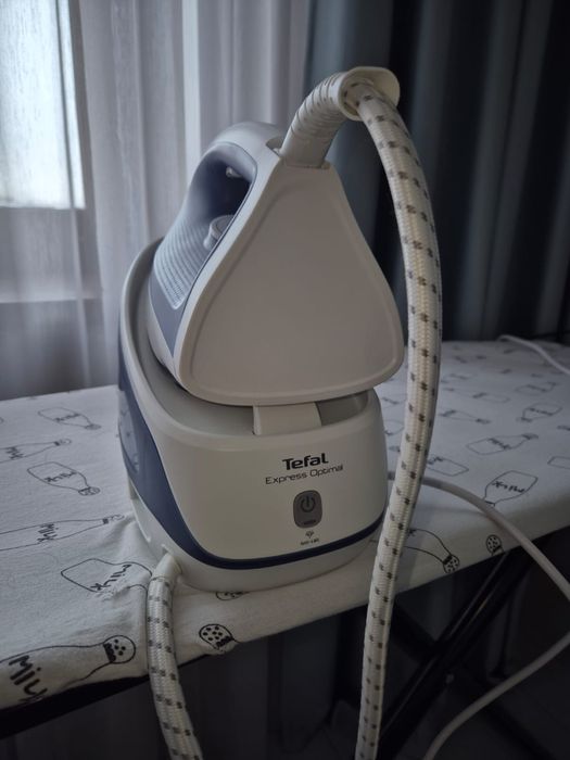 Продам утюг в отличном рабочем состоянии совсем новый