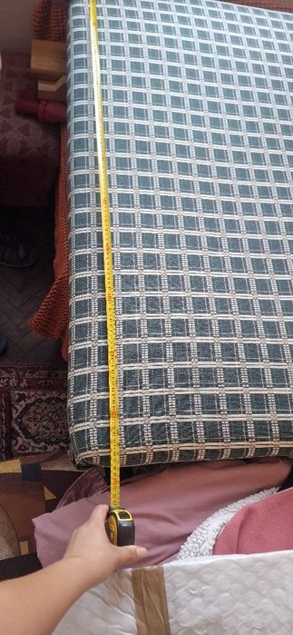 Спалня от естествено масивно дърво