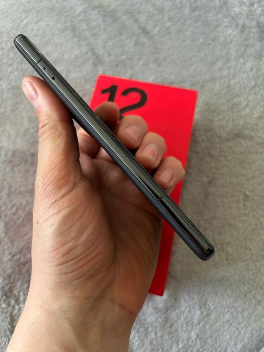 OnePlus 12  512GB 16GB RAM in cutie stare excelentă 100% baterie