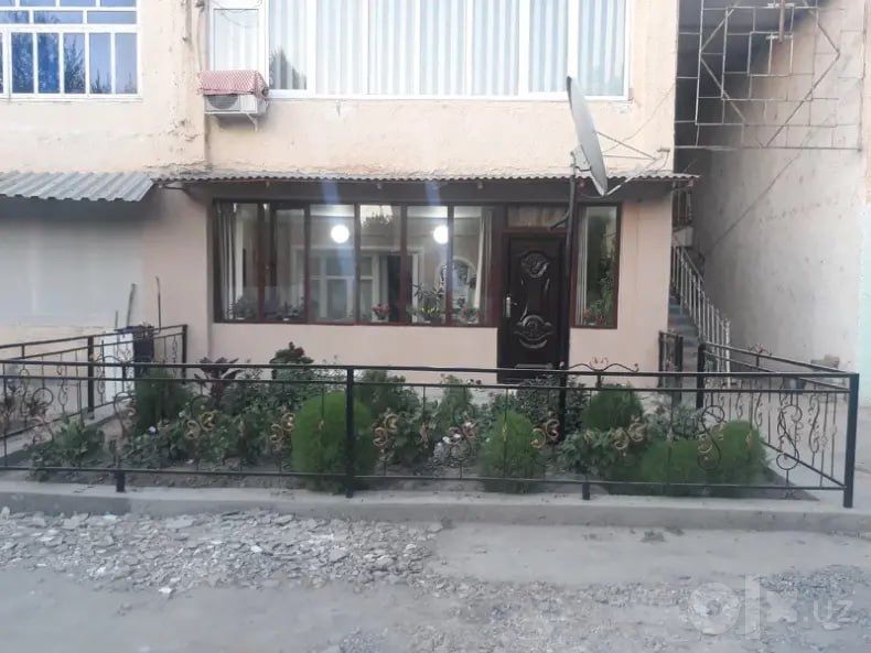 3 хонали квартира,56 квадрат.Самарканд вилояти,Булунгур туман,центрда.