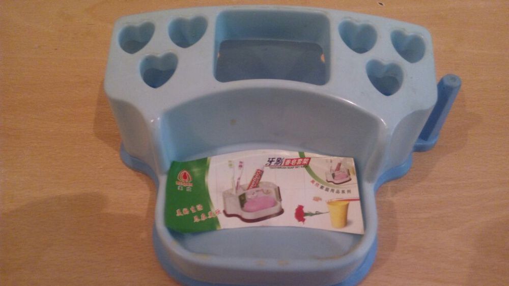 Подвесная полочка для мыла и зубных щеток