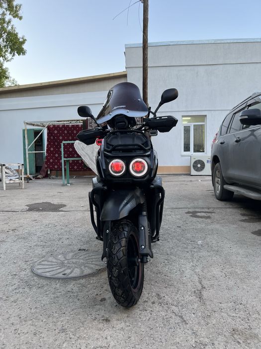 Скутер Vilimi Tank 150