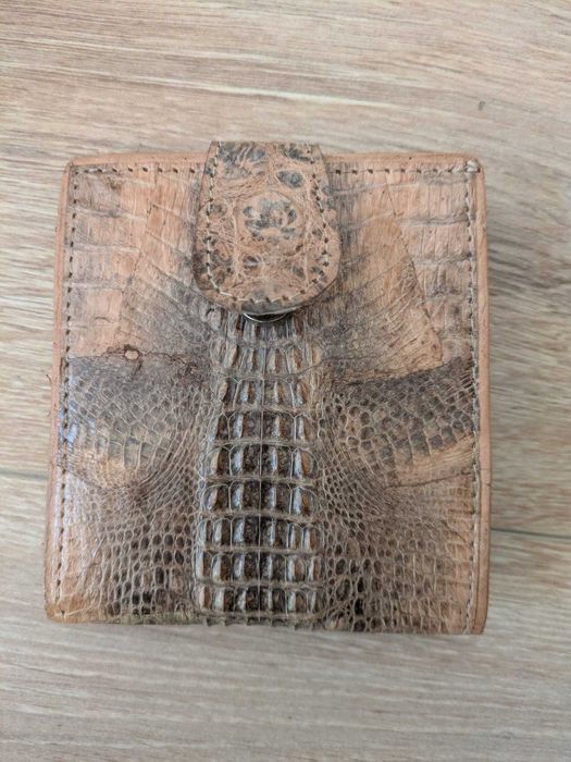 vand portofel barbatesc si de dama original din piele de crocodil (crocodil intreg, nu imprimeu)