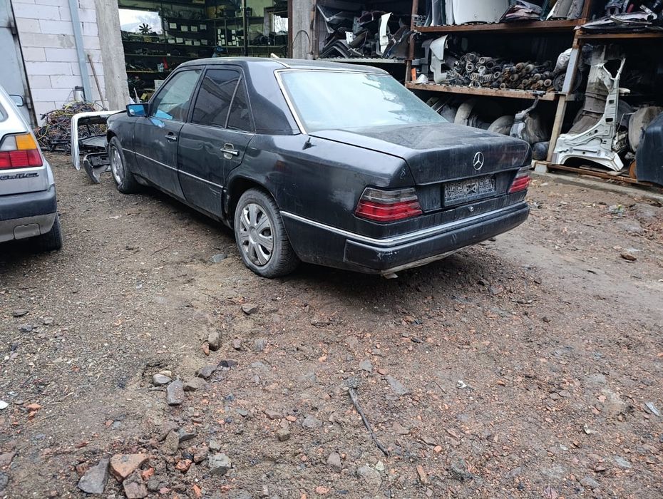 Мерседес W124 E200 по запчастям продаётся