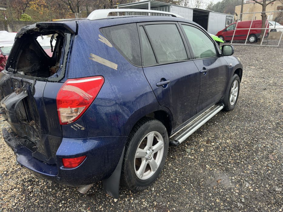 Тойота Рав4 Toyota Rav4 2.0 vvti 152кс автомат На части!