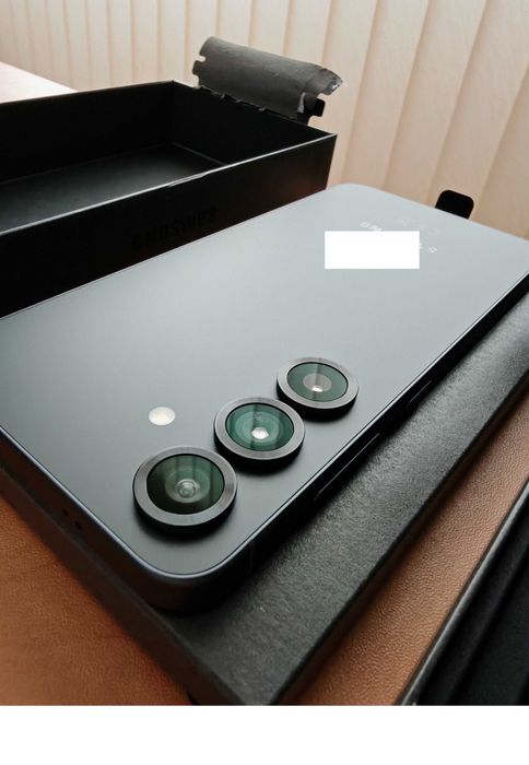 ЧИСТО НОВ - оригинален Samsung Galaxy S25 - 12GB RAM, 256GB + Подаръци