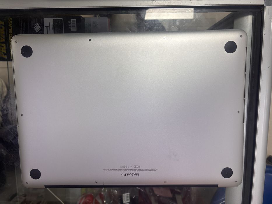 Macbook pro 15.4” 256gb 2012