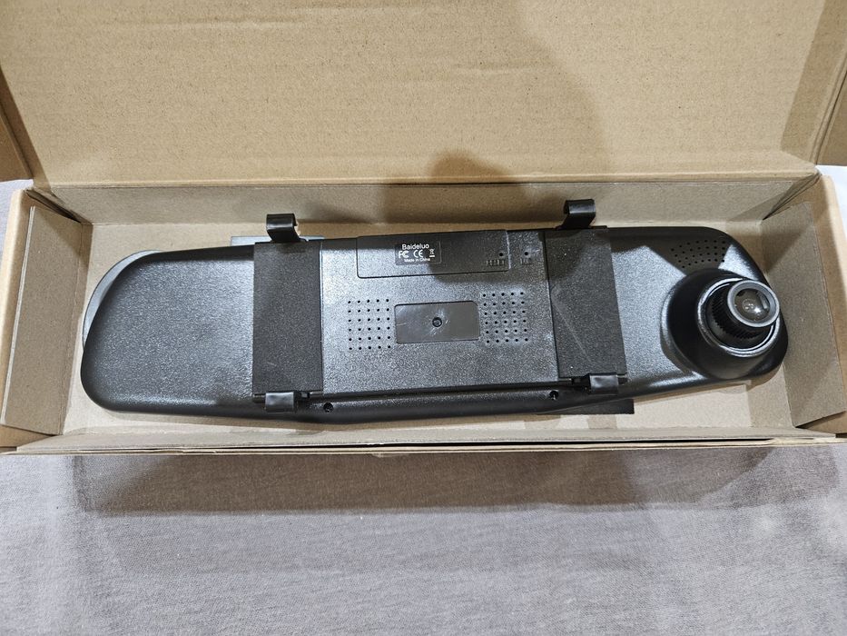 Видео регистратор с камера за задно виждане