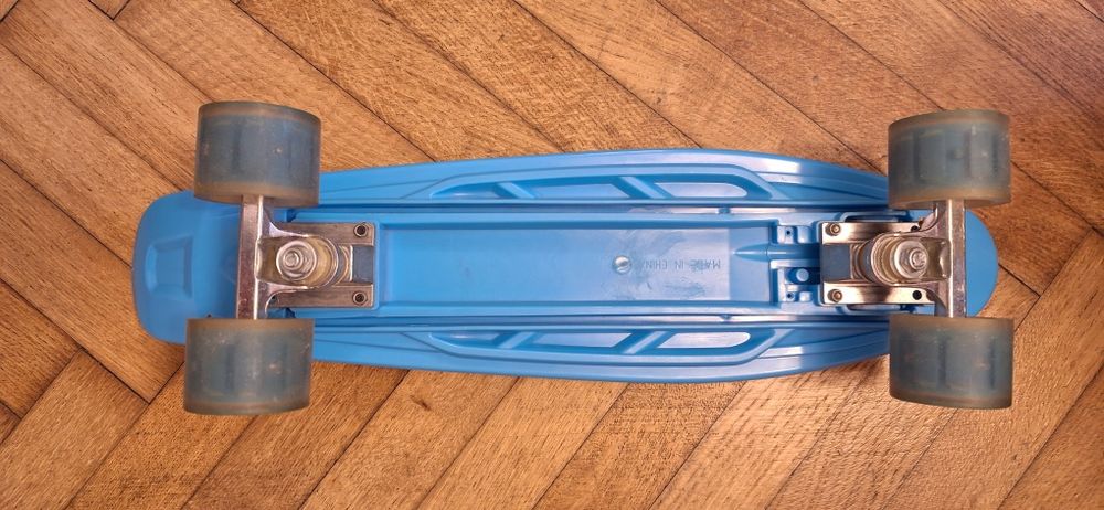Vând skatebord folosit
