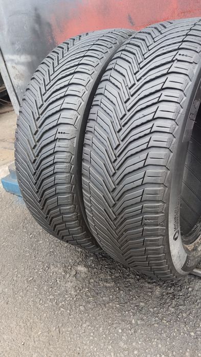 2броя всесезонни гуми 215/60/17 Michelin Cross Climate 2
dot3123
