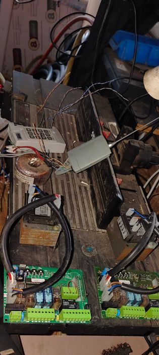 Brațe pentru porți batante