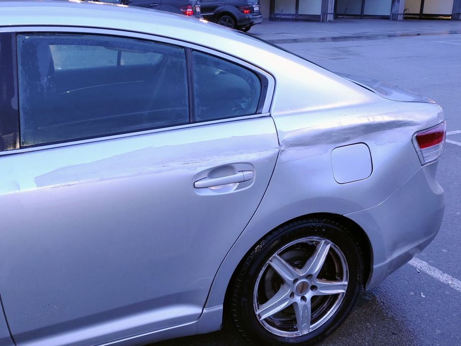 Продавам Toyota Avensis с BRC газова уредба