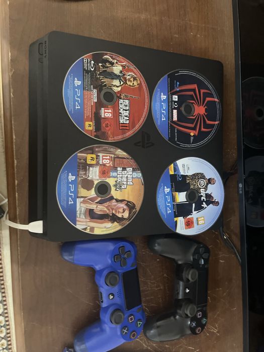 продаю пс 4 слим, или обмен на игровой ноутбук