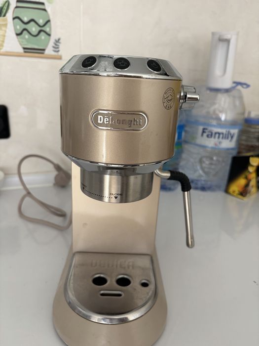 Продается кофемашинка от Delonghi, в отличном состоянии