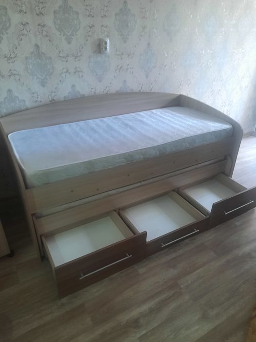 Продам двухъярусную кровать