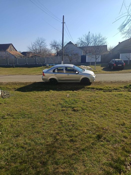 Vând Chevrolet aveo