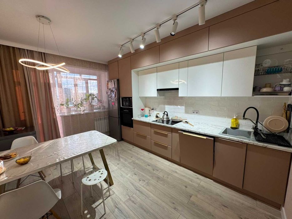 продам 3 комнатную квартиру