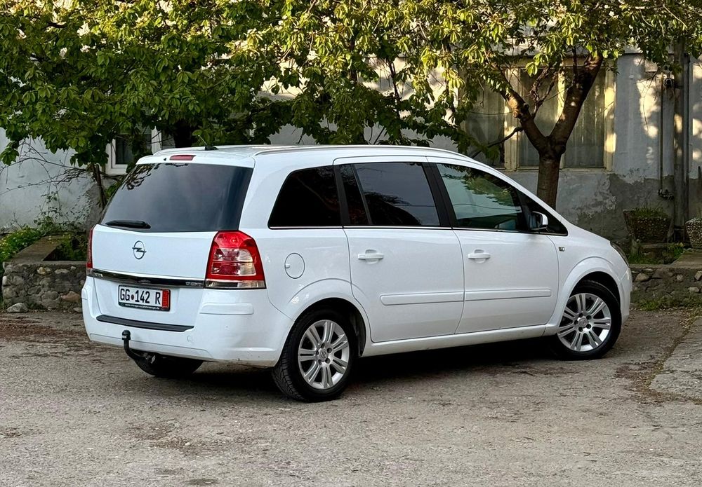 Opel Zafira / Bi-Xenon / 7 Locuri / Euro 5