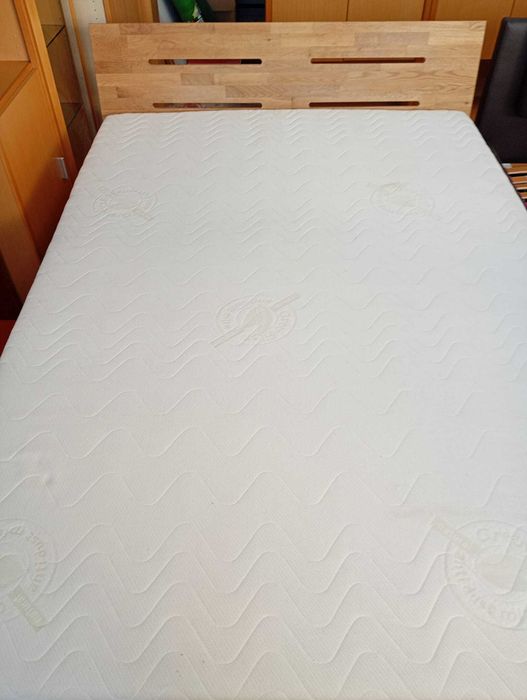 Pat lemn  masiv / 140 x 200 cm