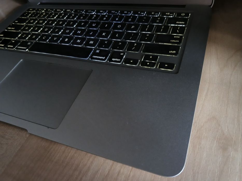 Apple MacBook Air 2015 13,3"/ CORE i5-5250U/ 4GB DDR3 / 128GB PCIe SSD