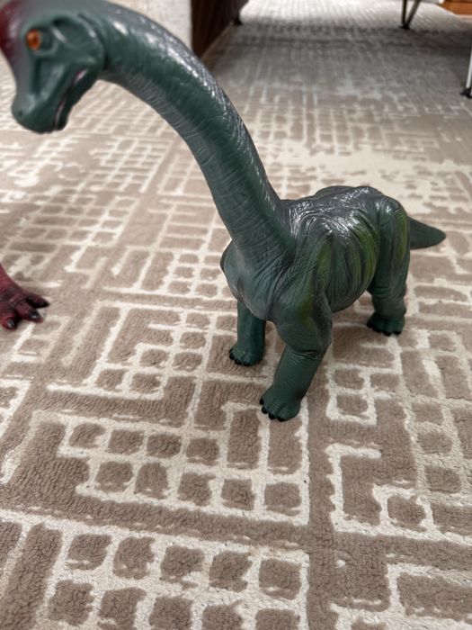 Продам динозавра