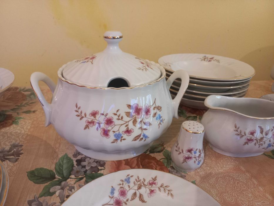 Порцеланов сервиз на Китка