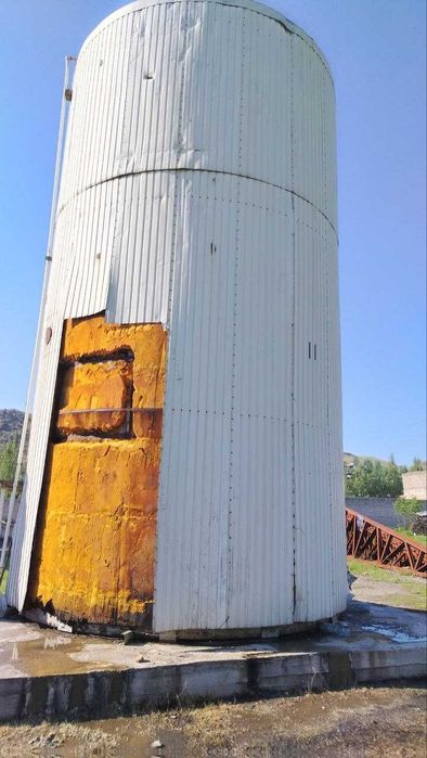 Срочно продаётся ЁМКОСТЬ на 200 тонн