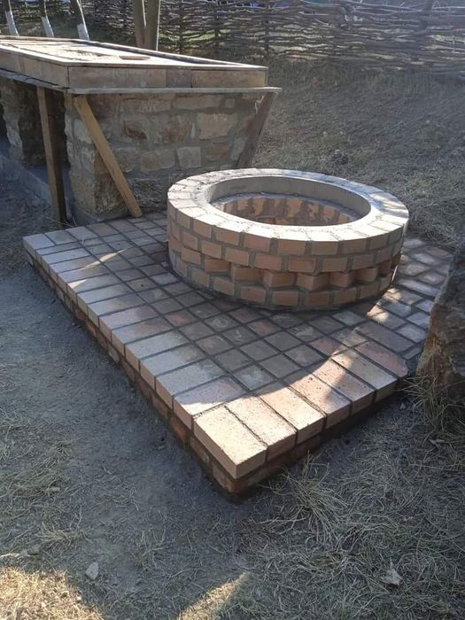 Renovez fântâni cu piatră naturală sau cărămidă la preferința.