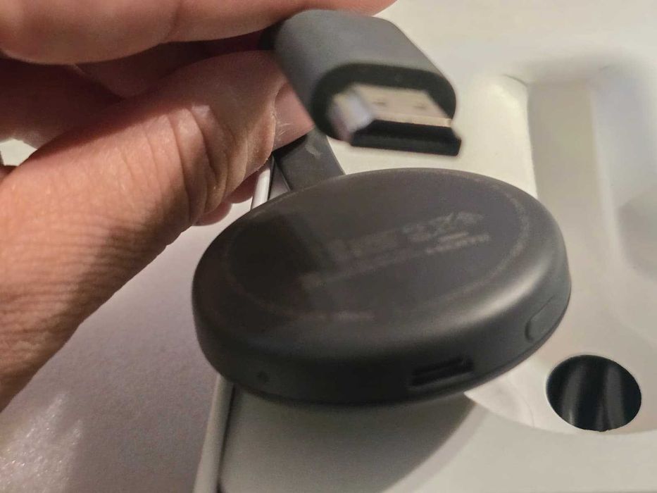 Chromecast Google 3, Full HD 1080p 60fps, Wi-Fi 5GHz, HDMI, Negru - Stare Perfectă