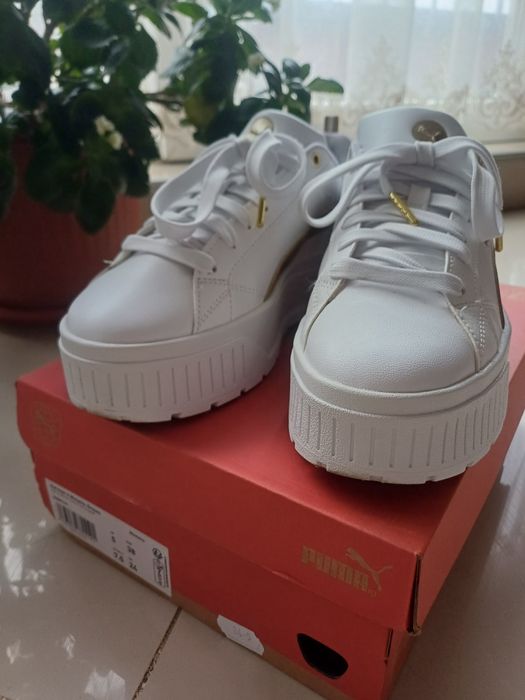 Дамски маратонки Puma – номер 38, като нови
Продавам дамски маратонки