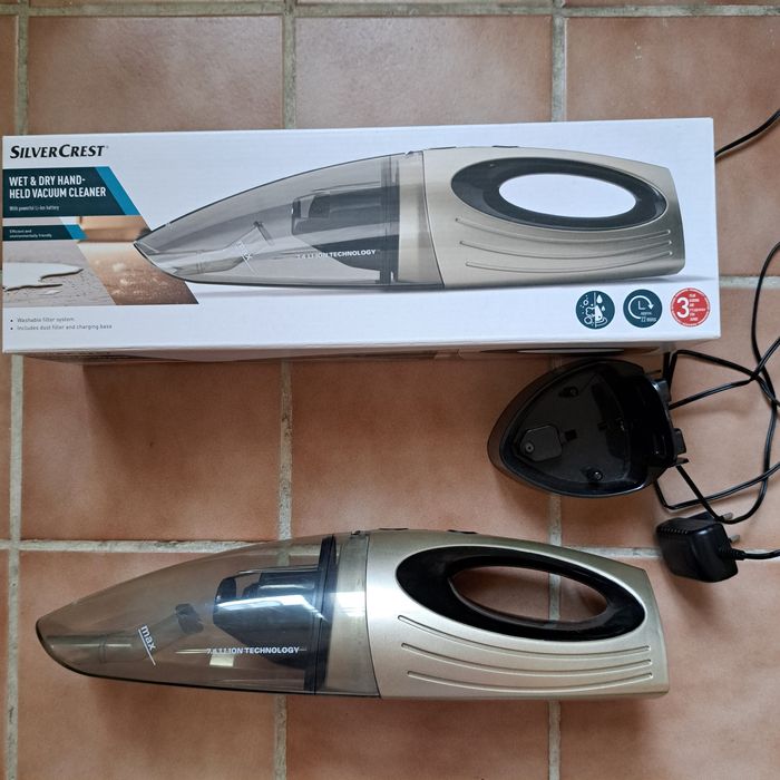 Ръчно прахосмукачка за кола