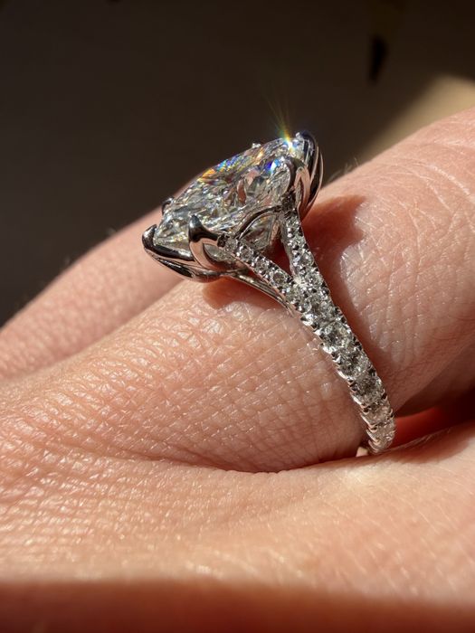 Inel de logodna aur 10K si moissanite