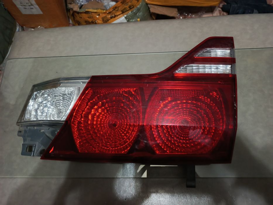 Тойота альфард задний фонарь