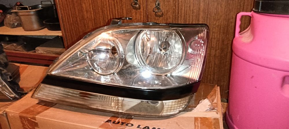 Продам фары RX300